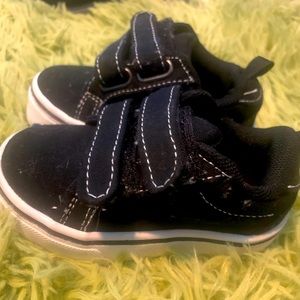 Toddler boys canvas black sneakers size 4